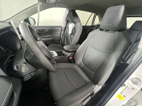 Used 2023 Toyota RAV4 LE FWD image 13