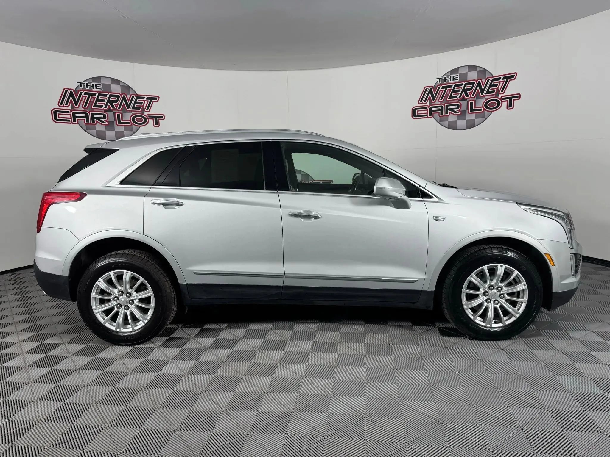 Used 2018 Cadillac XT5 AWD image 8