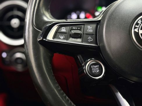 Used 2020 Alfa Romeo Stelvio Ti Lusso image 16