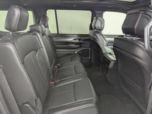 Used 2024 Jeep Wagoneer Series II AWD/4WD image 20