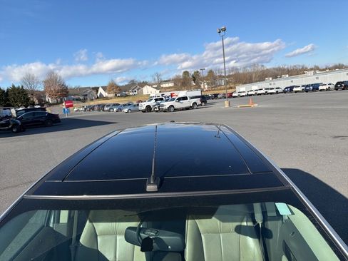 Used 2009 Lincoln MKX Base image 9