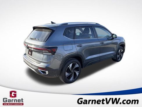 New 2026 Volkswagen Taos SE image 5