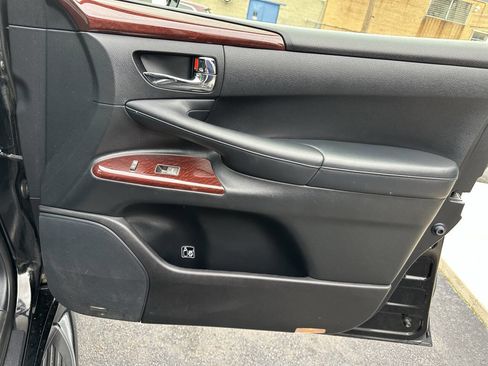 Used 2014 Lexus LX 570 4WD image 31