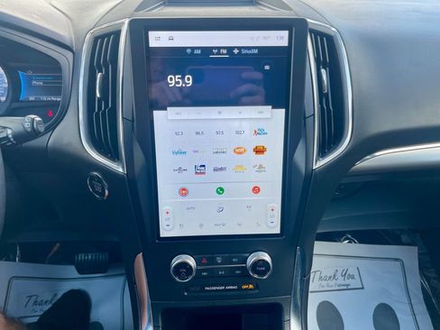 Used 2024 Ford Edge Titanium image 15