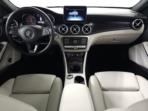 Used 2020 Mercedes-Benz GLA 250 4MATIC image 14
