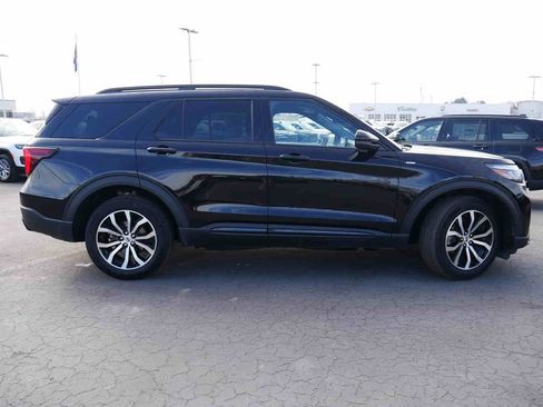 Used 2025 Ford Explorer ST-Line image 21