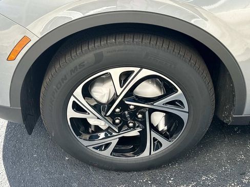 New 2025 Lincoln Nautilus Premier w/ Equipment Group 102A image 11