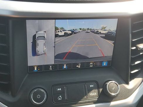 Used 2023 GMC Acadia SLT w/ Technology Package FWD image 27