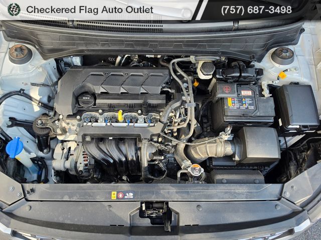 Used 2025 Hyundai Venue SEL FWD image 11