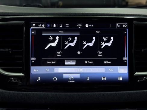 Used 2023 Chrysler Pacifica Touring-L FWD image 40