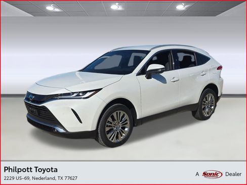 Used 2023 Toyota Venza Limited image 1