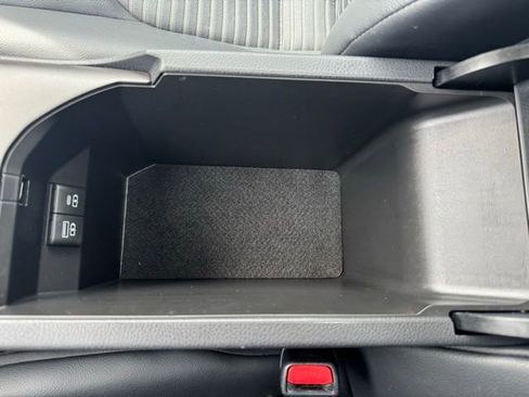 Used 2021 Toyota Camry SE w/ Cold Weather Package image 20