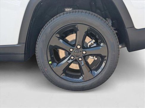 New 2025 Jeep Grand Cherokee L Limited w/ Black Appearance Package image 10