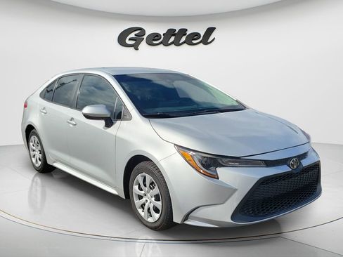 Used 2022 Toyota Corolla LE image 2