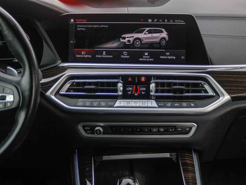 Used 2023 BMW X5 xDrive40i w/ Premium Package image 13