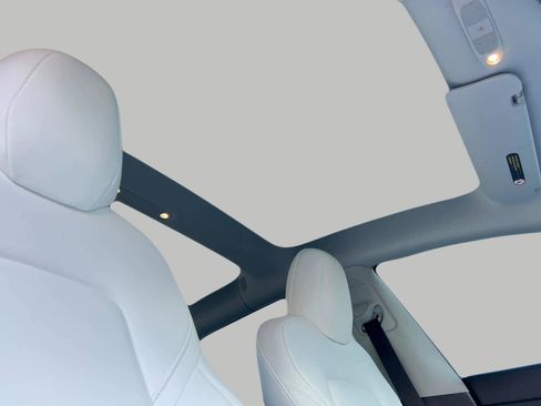 Used 2019 Tesla Model 3 Long Range image 18