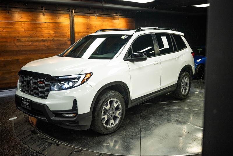Used 2023 Honda Passport TrailSport image 2