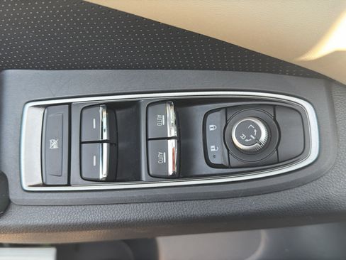 Used 2022 Subaru Ascent Limited w/ Technology Package AWD/4WD image 12