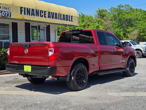 Used 2018 Nissan Titan S image 3