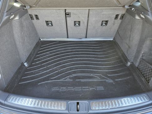 Used 2023 Porsche Macan S image 31