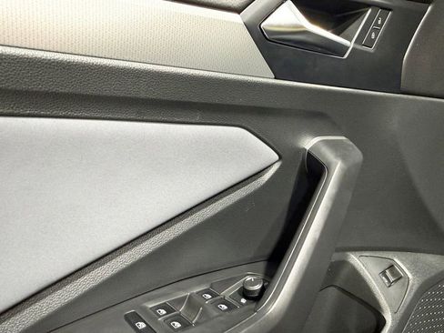 Used 2025 Volkswagen Jetta SE image 20