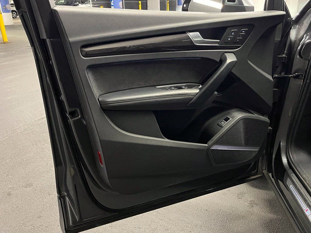 Used 2019 Audi SQ5 Premium Plus w/ Premium Plus Package AWD/4WD image 18