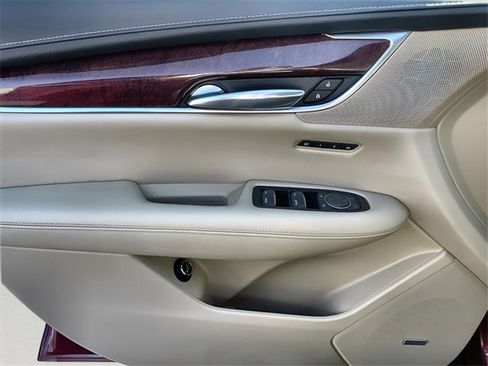 Used 2017 Cadillac XT5 Luxury w/ Driver Awareness Package image 24