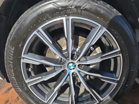 Used 2019 BMW X5 xDrive40i w/ M Sport Package image 11