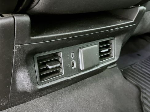 Used 2024 Chevrolet Silverado 1500 LT image 27