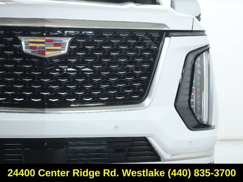 Used 2026 Cadillac Escalade Luxury w/ LPO, Floor Liner Package AWD/4WD image 8