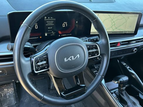 Certified 2024 Kia Sorento S image 22