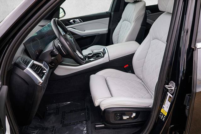 Used 2024 BMW X5 xDrive40i w/ Premium Package AWD/4WD image 12
