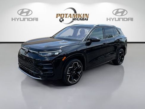 Used 2025 Volkswagen Tiguan SEL R-Line AWD/4WD image 1