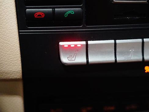 Used 2015 Mercedes-Benz E 350 4MATIC Wagon image 28