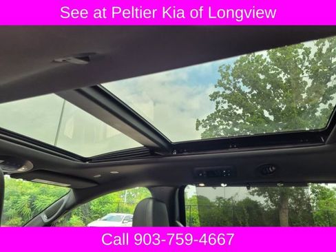 Used 2025 Chrysler Pacifica Limited FWD image 19