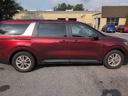 Used 2024 Kia Carnival LX FWD image 10