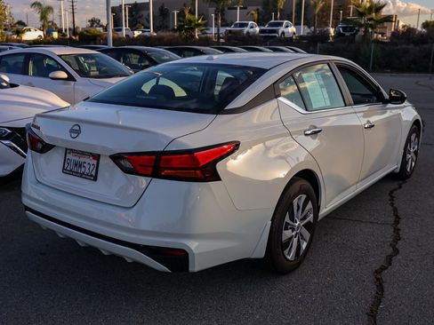 Used 2025 Nissan Altima 2.5 S image 4