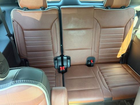 Used 2024 GMC Yukon Denali Ultimate AWD/4WD image 11