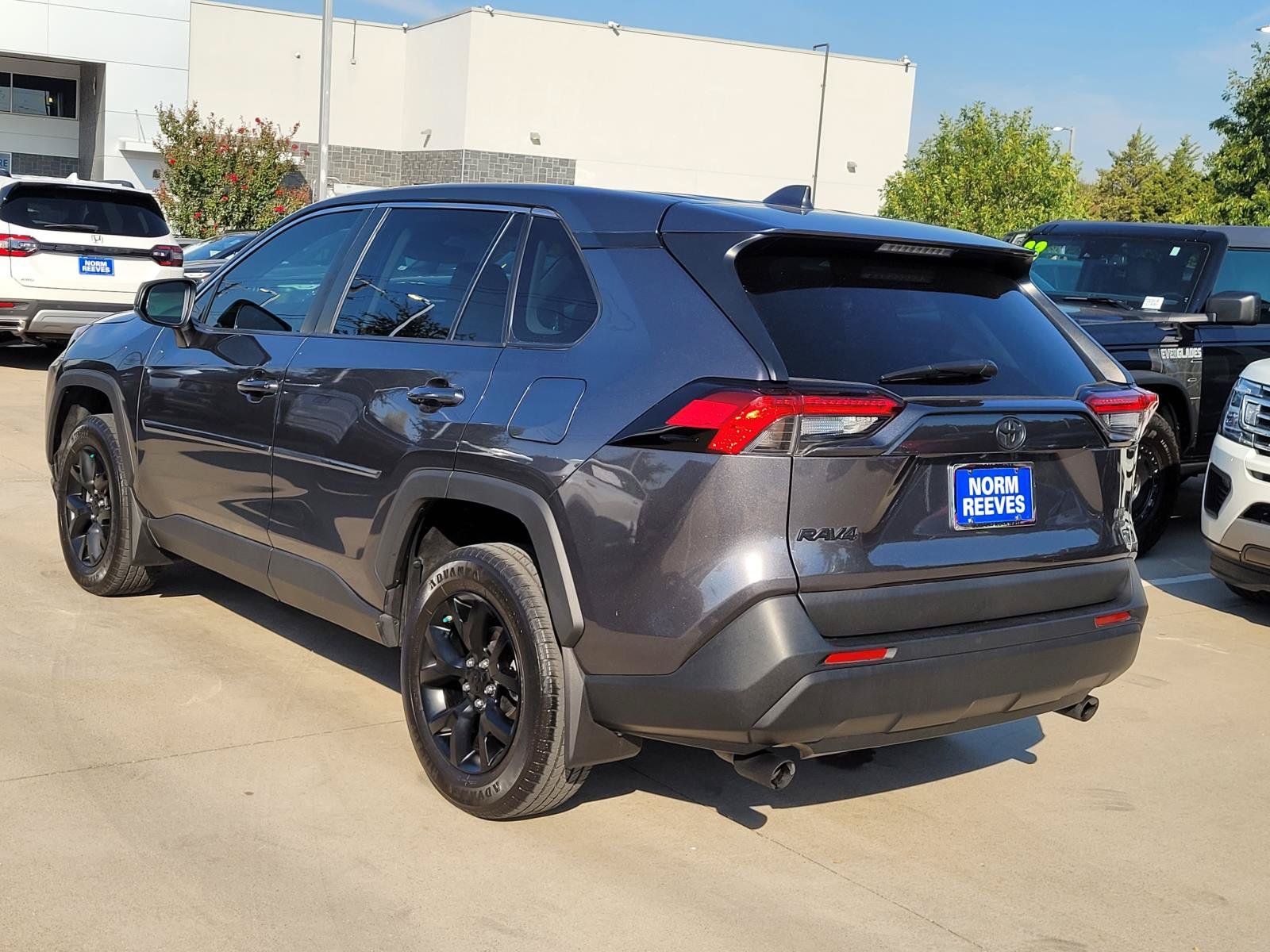 Used 2022 Toyota RAV4 LE AWD/4WD image 20