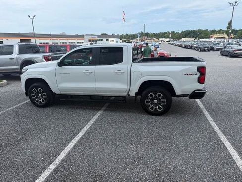 Used 2024 Chevrolet Colorado LT w/ LT Convenience Package III AWD/4WD image 5