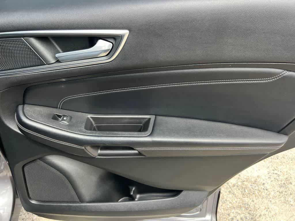 Certified 2022 Ford Edge Titanium AWD/4WD image 16