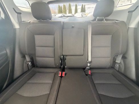 Used 2024 GMC Terrain SLE image 17