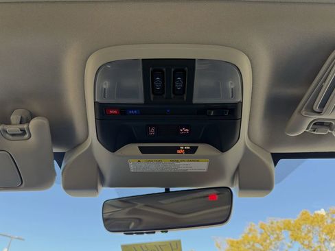 Used 2023 Subaru Crosstrek 2.0i Premium image 22