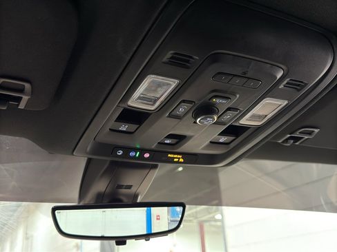 Used 2021 Chevrolet Suburban High Country w/ Premium Package image 38