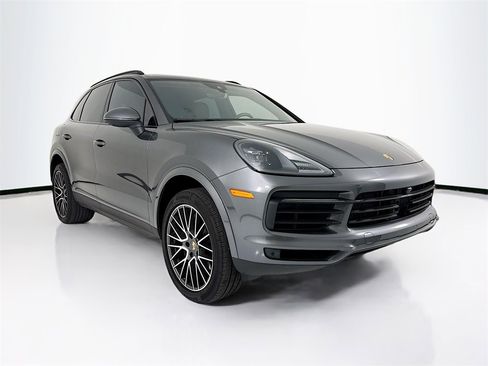 Used 2023 Porsche Cayenne S image 7