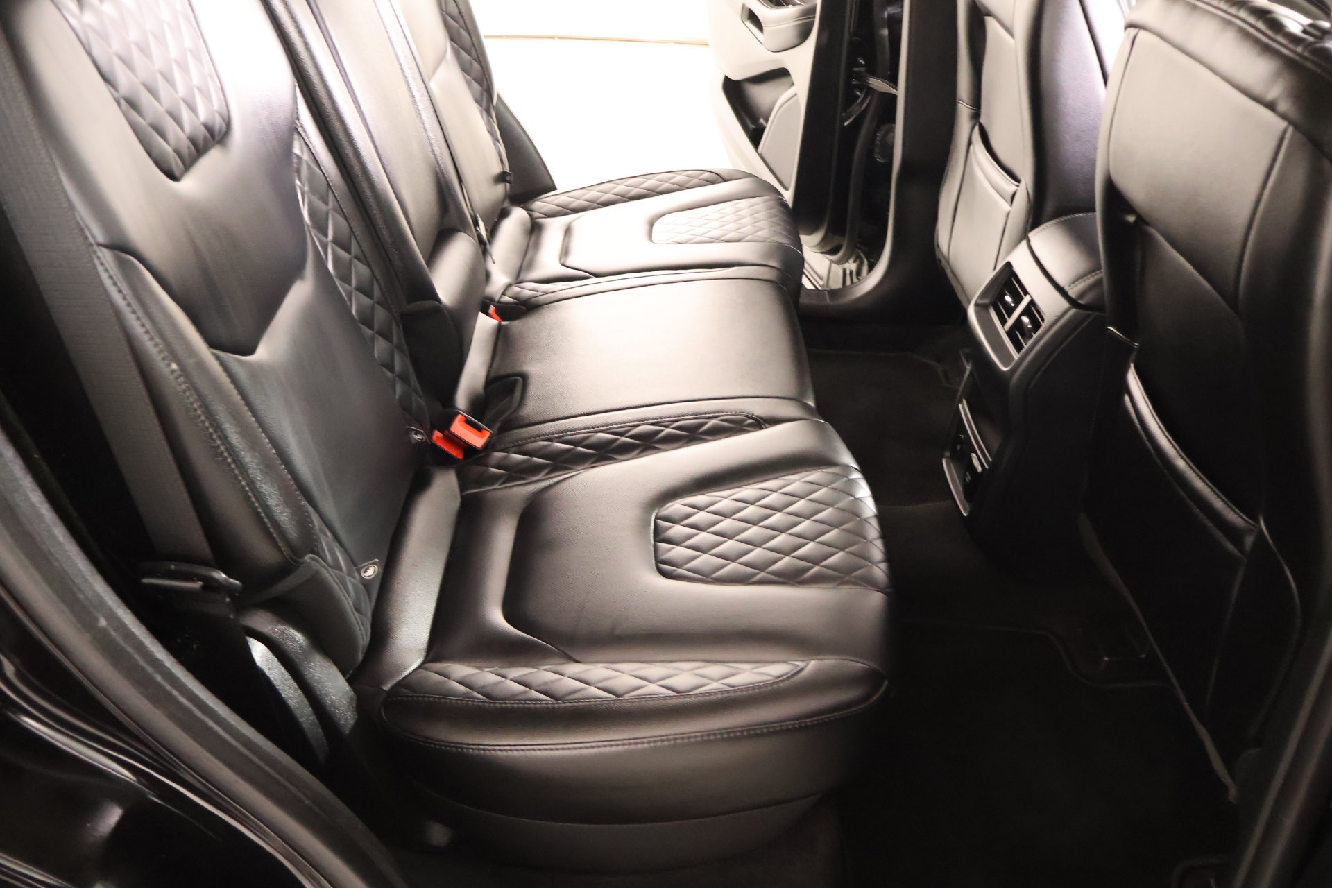 Used 2024 Ford Edge Titanium AWD/4WD image 14