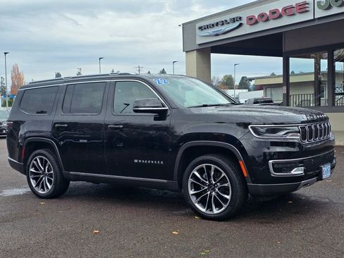 Used 2022 Jeep Wagoneer Series III w/ Premium Group I image 36