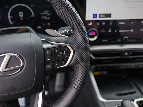 Used 2026 Lexus TX 500h AWD w/ Technology Package image 16
