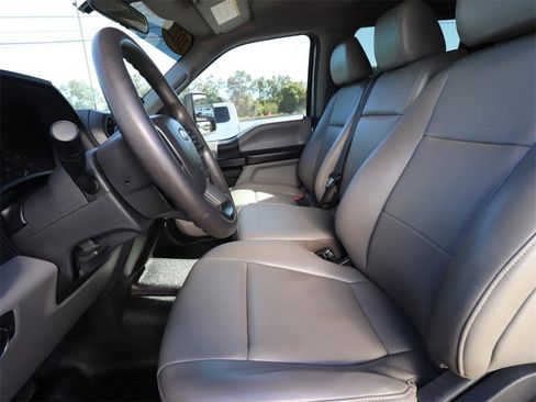 Certified 2022 Ford F450 XL w/ Power Equipment Group image 2