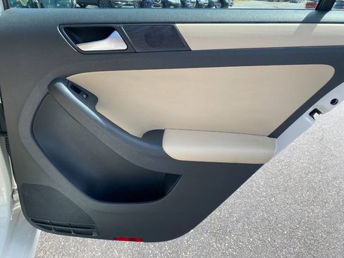 Used 2012 Volkswagen Jetta SE FWD image 27